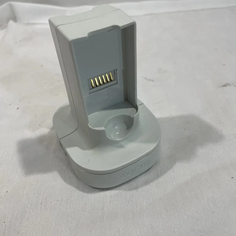 Microsoft Xbox 360 Quick Charge Kit White Dual Battery Charger Dock DPSN-10EB A